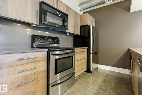 204 11633 105 Avenue, Edmonton, AB - Indoor Photo Showing Kitchen