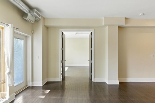 204 11633 105 Avenue, Edmonton, AB - Indoor Photo Showing Other Room