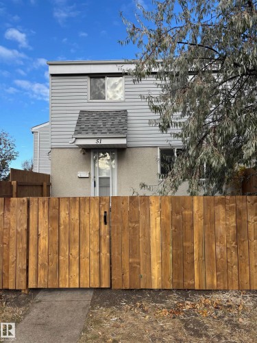 51 MCLEOD Place  Edmonton, AB T5A 3A8