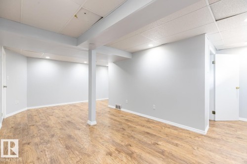 51 Mcleod Place, Edmonton, AB - Indoor