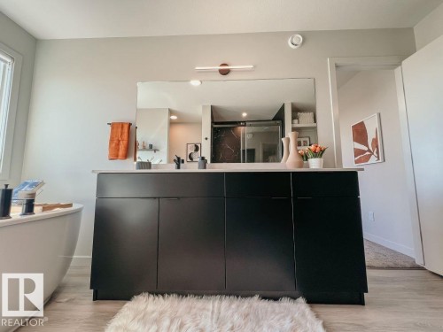 312 30 Street, Edmonton, AB - Indoor Photo Showing Bedroom