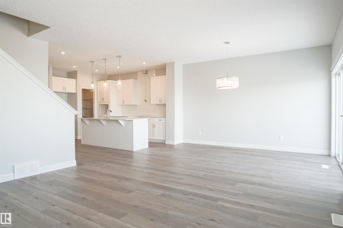 727 166 Avenue, Edmonton, AB - Indoor Photo Showing Kitchen
