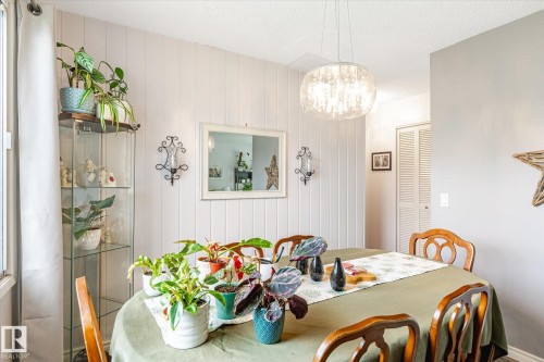 8612 141 Avenue Nw, Edmonton, AB - Indoor Photo Showing Dining Room