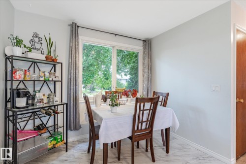 8612 141 Avenue Nw, Edmonton, AB - Indoor Photo Showing Dining Room