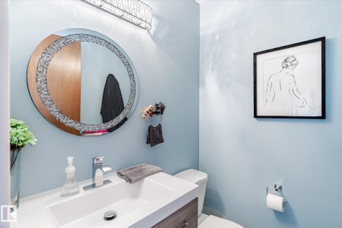 8612 141 Avenue Nw, Edmonton, AB - Indoor Photo Showing Bathroom