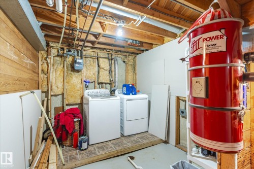 8612 141 Avenue Nw, Edmonton, AB - Indoor Photo Showing Laundry Room