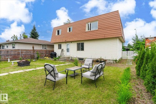 8612 141 Avenue Nw, Edmonton, AB - Outdoor