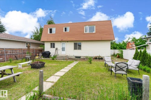 8612 141 Avenue Nw, Edmonton, AB - Outdoor