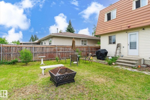 8612 141 Avenue Nw, Edmonton, AB - Outdoor