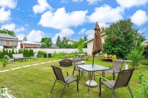 8612 141 Avenue Nw, Edmonton, AB - Outdoor With Backyard