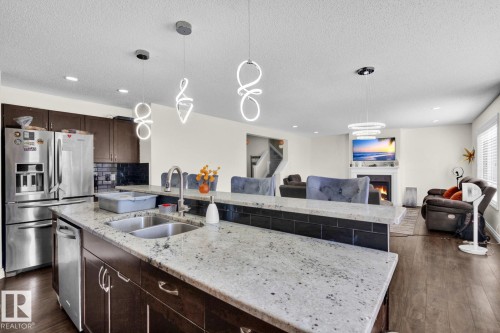 16540 131 Street, Edmonton, AB - Indoor Photo Showing Kitchen With Double Sink With Upgraded Kitchen