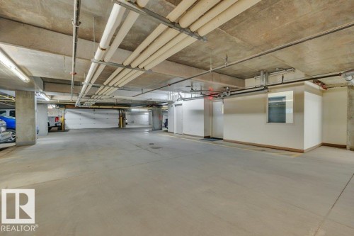 306 10232 115 Street, Edmonton, AB - Indoor Photo Showing Garage