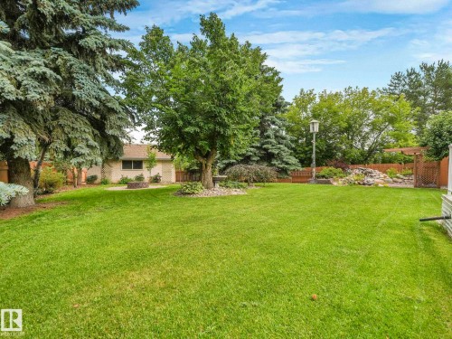 1820 Bearspaw Drive W, Edmonton, AB - Outdoor