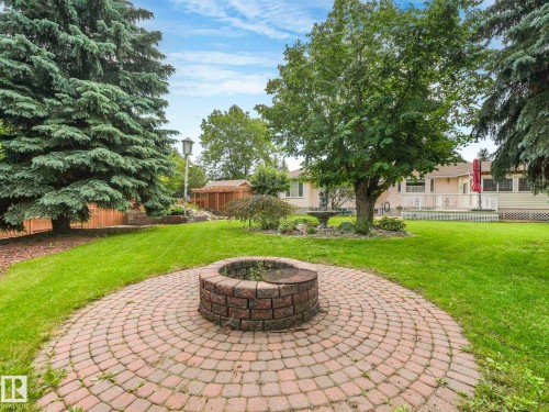 1820 Bearspaw Drive W, Edmonton, AB - Outdoor With Backyard