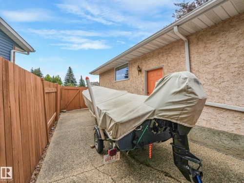 1820 Bearspaw Drive W, Edmonton, AB - Outdoor With Exterior