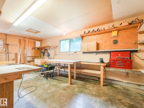 1820 Bearspaw Drive W, Edmonton, AB - Indoor Photo Showing Other Room