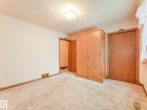 1820 Bearspaw Drive W, Edmonton, AB - Indoor Photo Showing Other Room