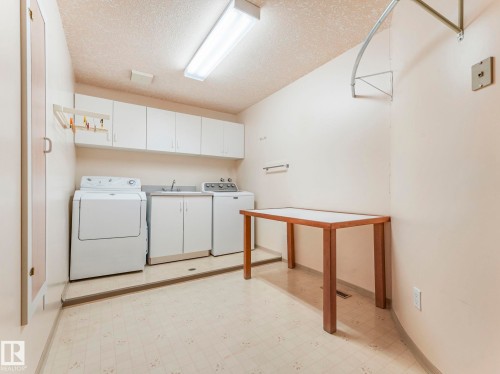1820 Bearspaw Drive W, Edmonton, AB - Indoor Photo Showing Laundry Room