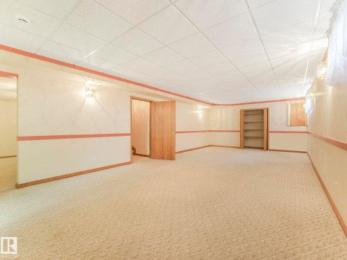 1820 Bearspaw Drive W, Edmonton, AB - Indoor Photo Showing Other Room