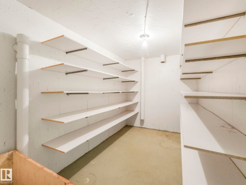 1820 Bearspaw Drive W, Edmonton, AB - Indoor Photo Showing Other Room