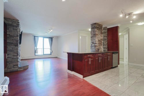 1407 10125 109 Street, Edmonton, AB - Indoor