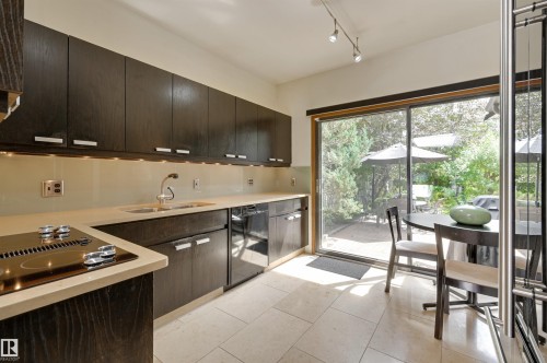 14232 Ravine Drive, Edmonton, AB - Indoor Photo Showing Kitchen