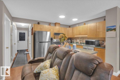 1 345 Kirkness Road, Edmonton, AB - Indoor