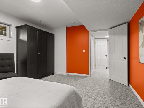 20456 Twp Road 544, Rural Strathcona County, AB - Indoor Photo Showing Bedroom