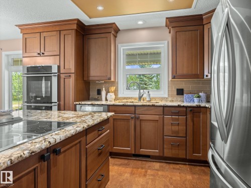 20456 Twp Road 544, Rural Strathcona County, AB - Indoor Photo Showing Kitchen With Upgraded Kitchen