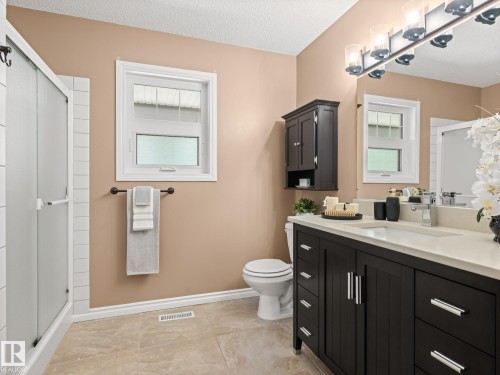 20456 Twp Road 544, Rural Strathcona County, AB - Indoor Photo Showing Bathroom