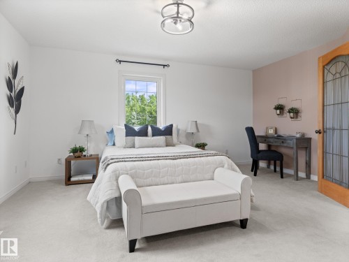 20456 Twp Road 544, Rural Strathcona County, AB - Indoor Photo Showing Bedroom
