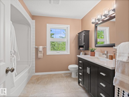 20456 Twp Road 544, Rural Strathcona County, AB - Indoor Photo Showing Bathroom