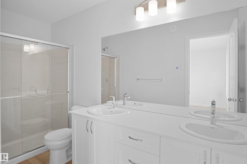 21035 25 Avenue, Edmonton, AB - Indoor Photo Showing Bathroom