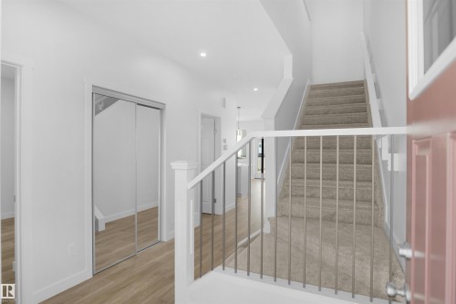 17420 7 Street, Edmonton, AB - Indoor Photo Showing Other Room