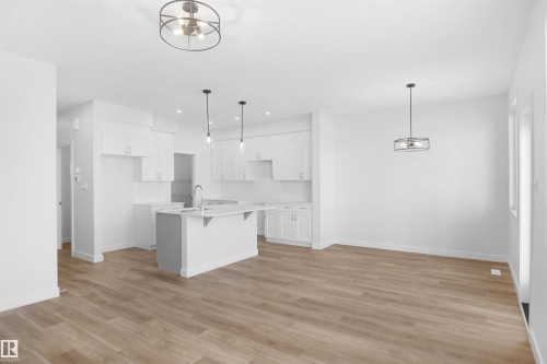 17420 7 Street, Edmonton, AB - Indoor Photo Showing Kitchen With Upgraded Kitchen