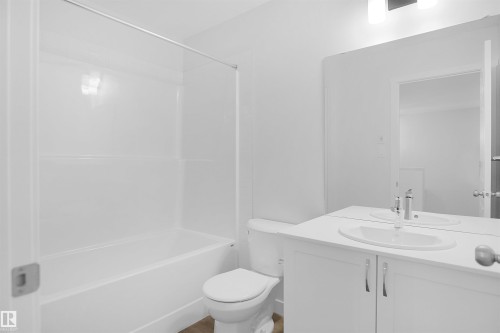 17420 7 Street, Edmonton, AB - Indoor Photo Showing Bathroom