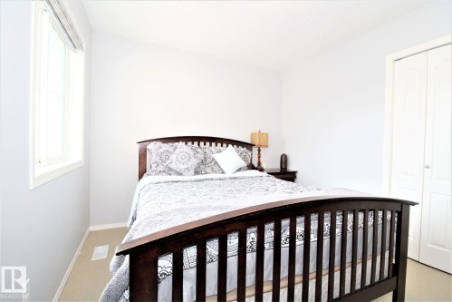 1218 37 Avenue Nw, Edmonton, AB - Indoor Photo Showing Bedroom