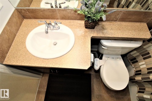 1218 37 Avenue Nw, Edmonton, AB - Indoor Photo Showing Bathroom