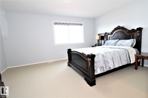 1218 37 Avenue Nw, Edmonton, AB - Indoor Photo Showing Bedroom