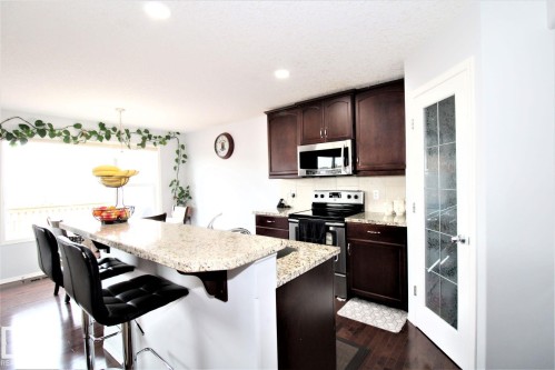 1218 37 Avenue Nw, Edmonton, AB - Indoor Photo Showing Kitchen With Upgraded Kitchen