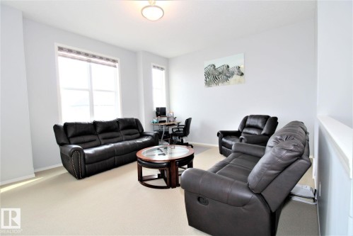 1218 37 Avenue Nw, Edmonton, AB - Indoor Photo Showing Living Room