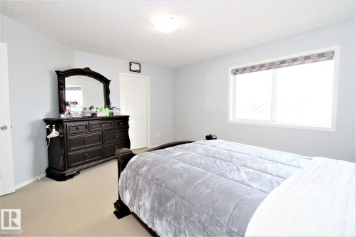1218 37 Avenue Nw, Edmonton, AB - Indoor Photo Showing Bedroom