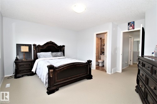 1218 37 Avenue Nw, Edmonton, AB - Indoor Photo Showing Bedroom