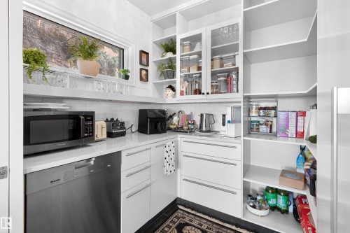 4804 154 Street, Edmonton, AB - Indoor Photo Showing Kitchen