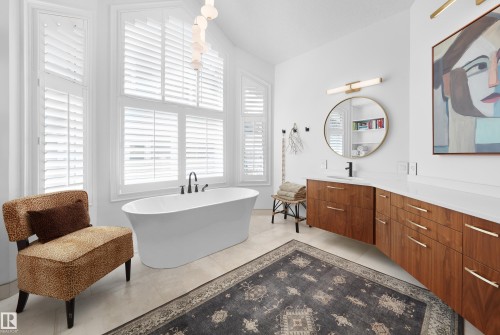 4804 154 Street, Edmonton, AB - Indoor Photo Showing Bathroom
