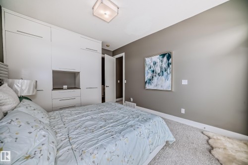 4129 Cameron Heights Point, Edmonton, AB - Indoor Photo Showing Bedroom