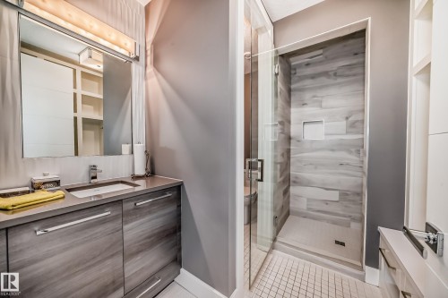 4129 Cameron Heights Point, Edmonton, AB - Indoor Photo Showing Bathroom