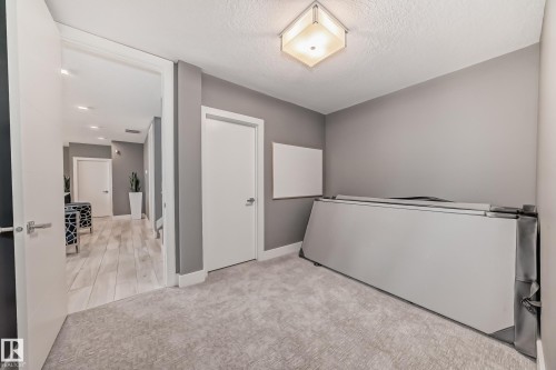 4129 Cameron Heights Point, Edmonton, AB - Indoor