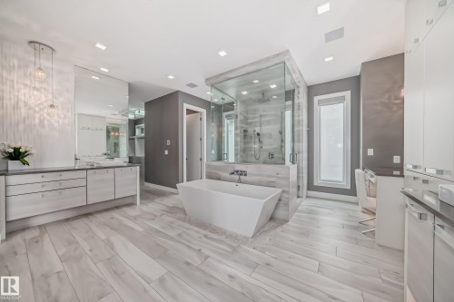 4129 Cameron Heights Point, Edmonton, AB - Indoor Photo Showing Bathroom