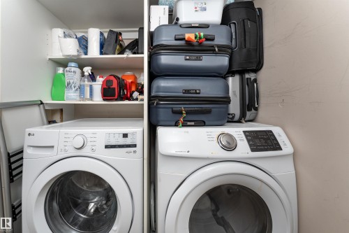 2 11813 43 Street, Edmonton, AB - Indoor Photo Showing Laundry Room